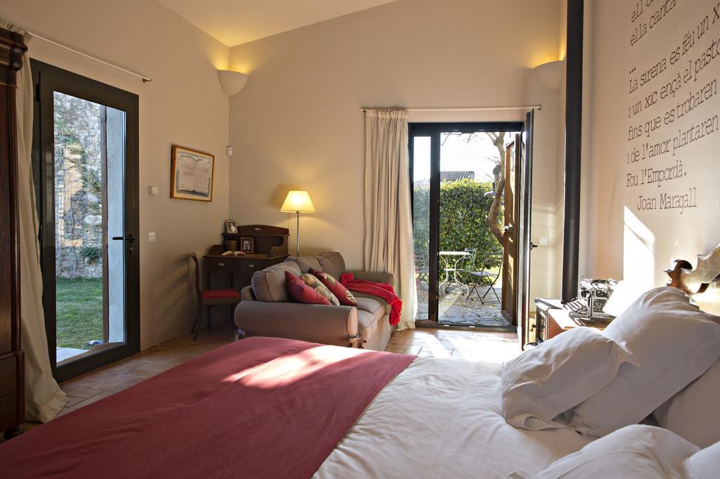 Encis D'Emporda -Adults Only- Guest House Casavells ภายนอก รูปภาพ